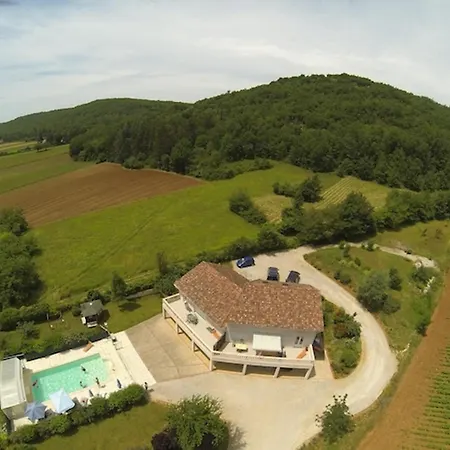 Maison Charmante Avec Vue Sur La Montagne à Saint-géry + Piscine *