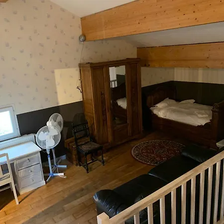 Maison Charmante Avec Vue Sur La Montagne à Saint-géry + Piscine *