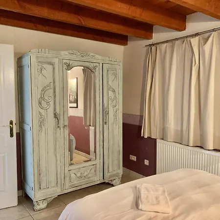 Ferienhaus Maison Charmante Avec Vue Sur La Montagne A Saint-gery + Piscine Saint-Géry