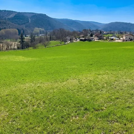 Maison Charmante Avec Vue Sur La Montagne A Saint-gery + Piscine