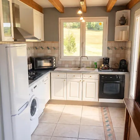 Holiday home Maison Charmante Avec Vue Sur La Montagne A Saint-gery + Piscine *