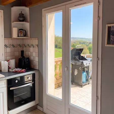 Maison Charmante Avec Vue Sur La Montagne A Saint-gery + Piscine Holiday home Saint-Gery (Lot)