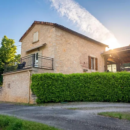 Maison Charmante Avec Vue Sur La Montagne A Saint-gery + Piscine