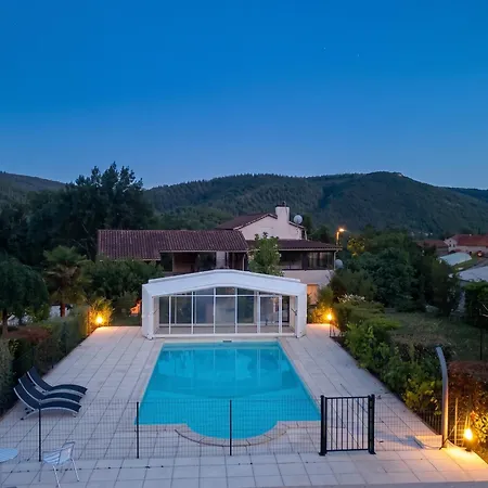 Maison Charmante Avec Vue Sur La Montagne A Saint-gery + Piscine Holiday home *