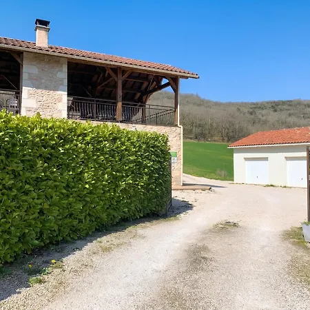 Maison Charmante Avec Vue Sur La Montagne A Saint-gery + Piscine Holiday home Saint-Gery (Lot)