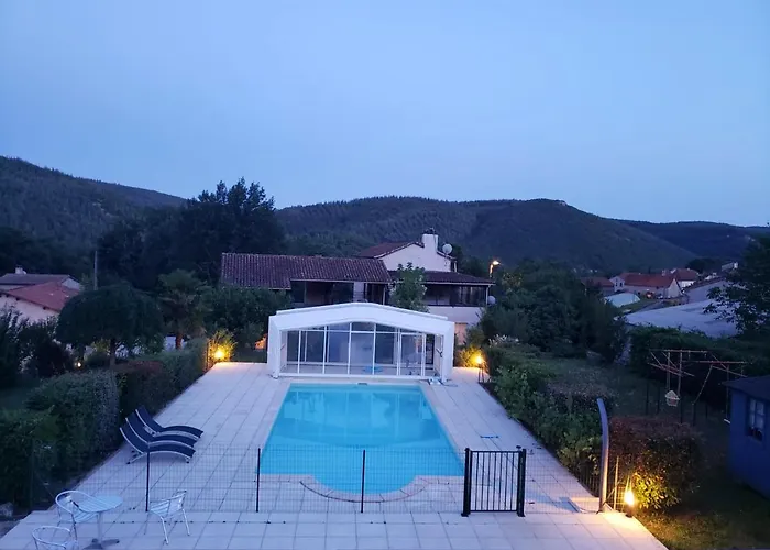 Holiday home Maison Charmante Avec Vue Sur La Montagne A Saint-gery + Piscine *