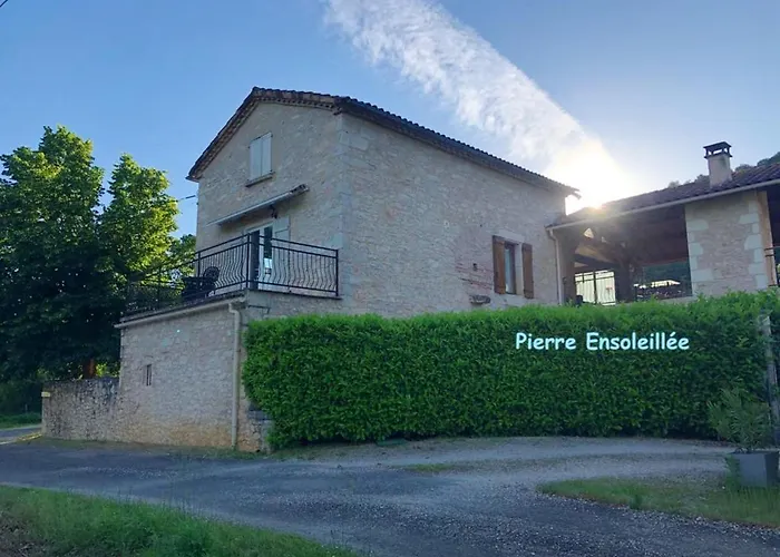 Maison Charmante Avec Vue Sur La Montagne A Saint-gery + Piscine * Saint-Gery (Lot)