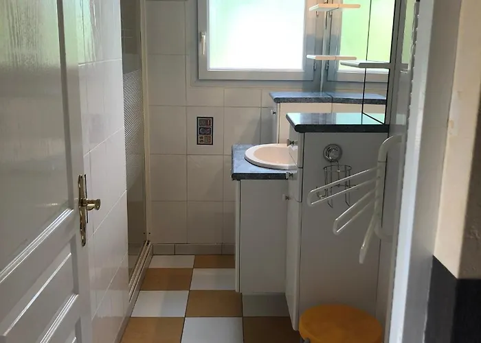 Maison Charmante Avec Vue Sur La Montagne A Saint-gery + Piscine Ferienhaus